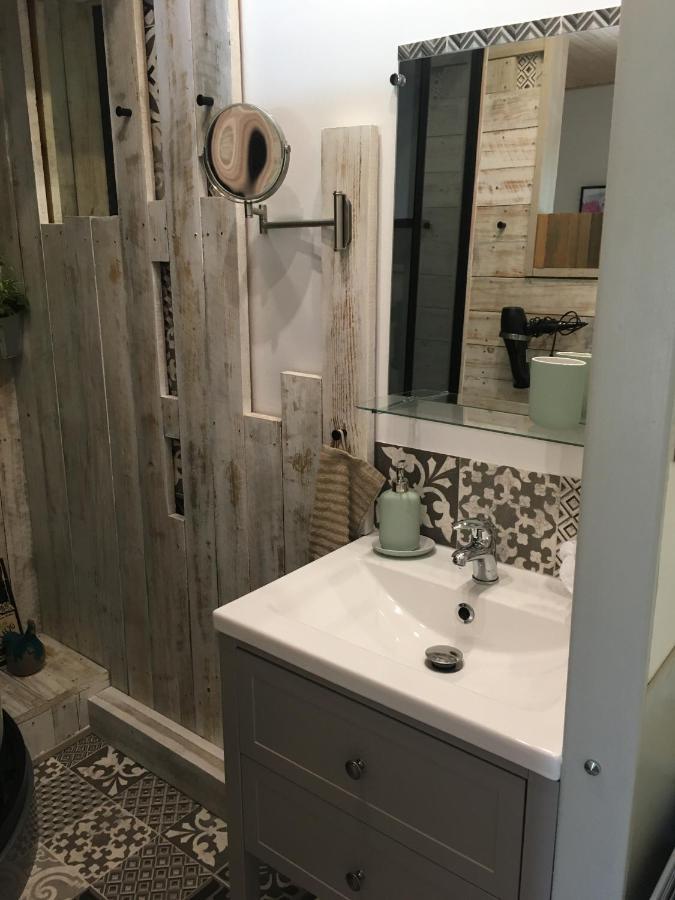 Marion & Eric Apartment Sore Luaran gambar