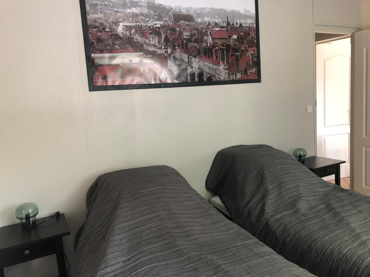 Marion & Eric Apartment Sore Luaran gambar