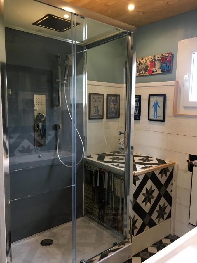Marion & Eric Apartment Sore Luaran gambar